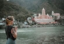 travel hacks discovery website