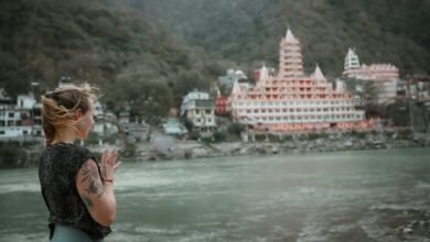 travel hacks discovery website